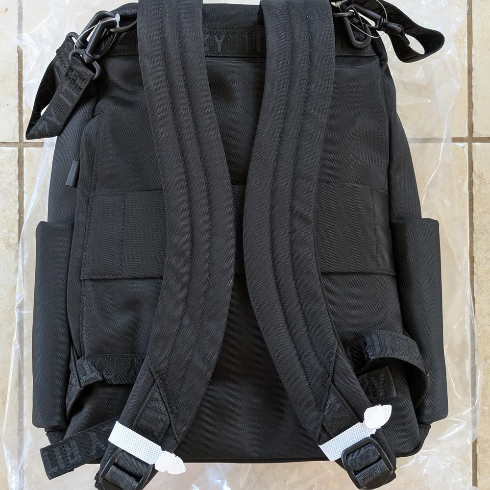 Itzy Ritzy Charcoal Men's Backpack - Picture 4 of 5